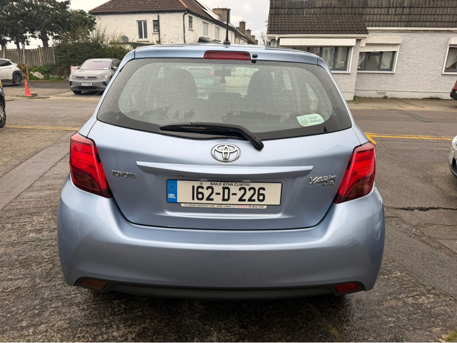 2016 Toyota Yaris - image 17