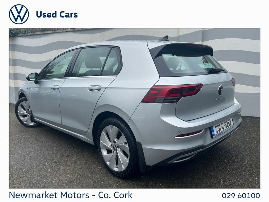 2023 Volkswagen Golf - image 15