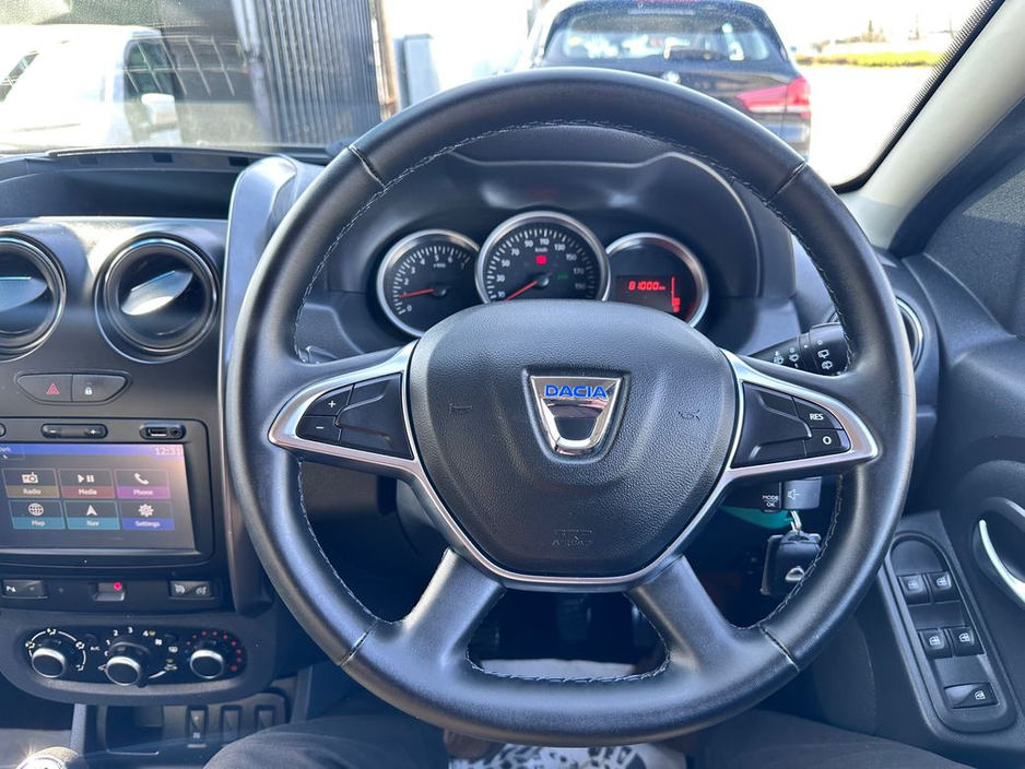 2017 Dacia Duster - image 25