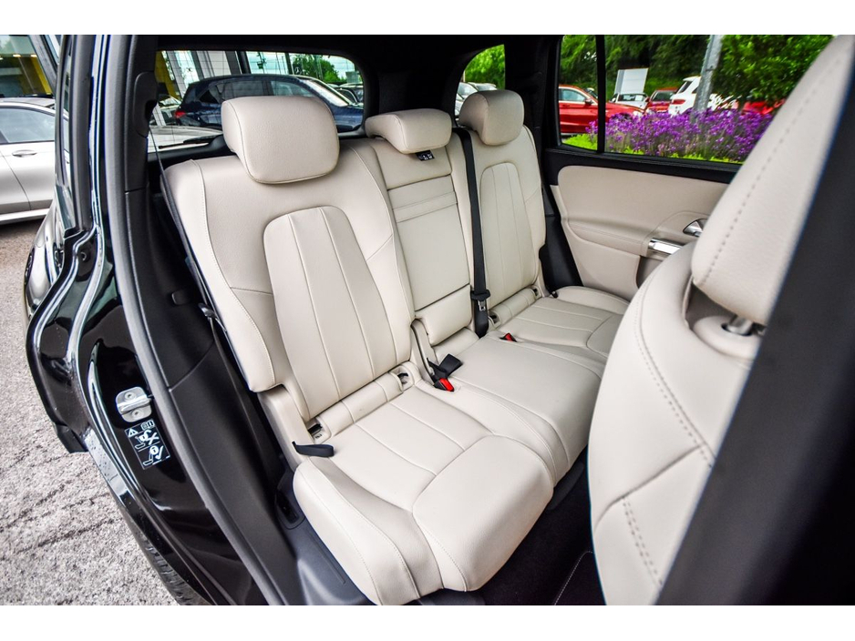 2025 Mercedes-Benz GLB - image 13