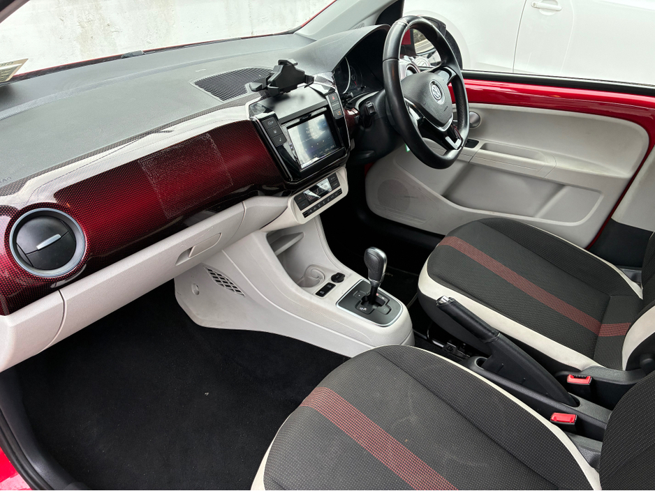 2018 Volkswagen up! - image 10