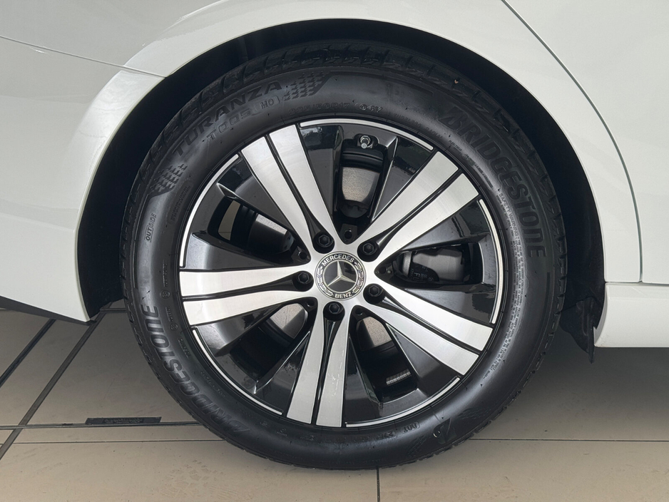 2025 Mercedes-Benz C Class - image 7