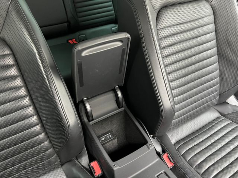 2020 Volkswagen Passat - image 38