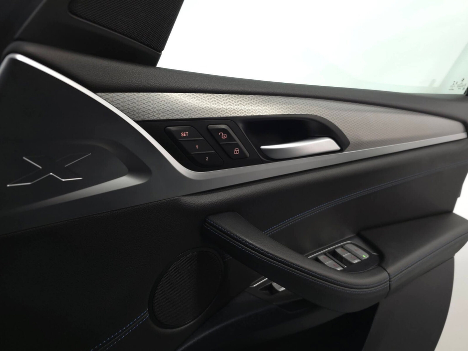 2018 BMW X3 - image 23