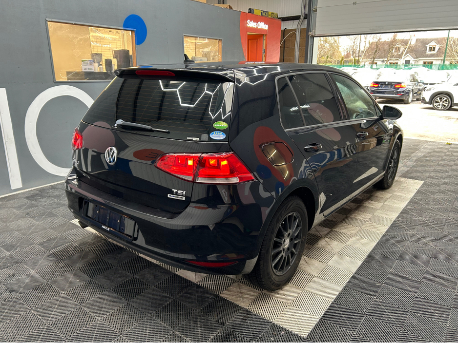 2016 Volkswagen Golf - image 2