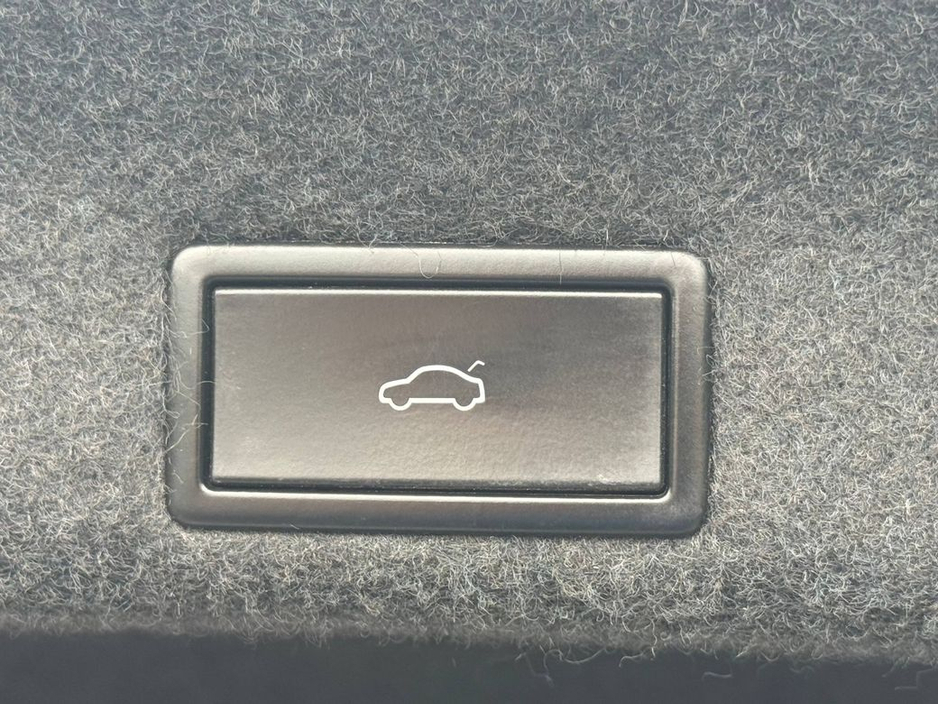 2020 Volkswagen Passat - image 15