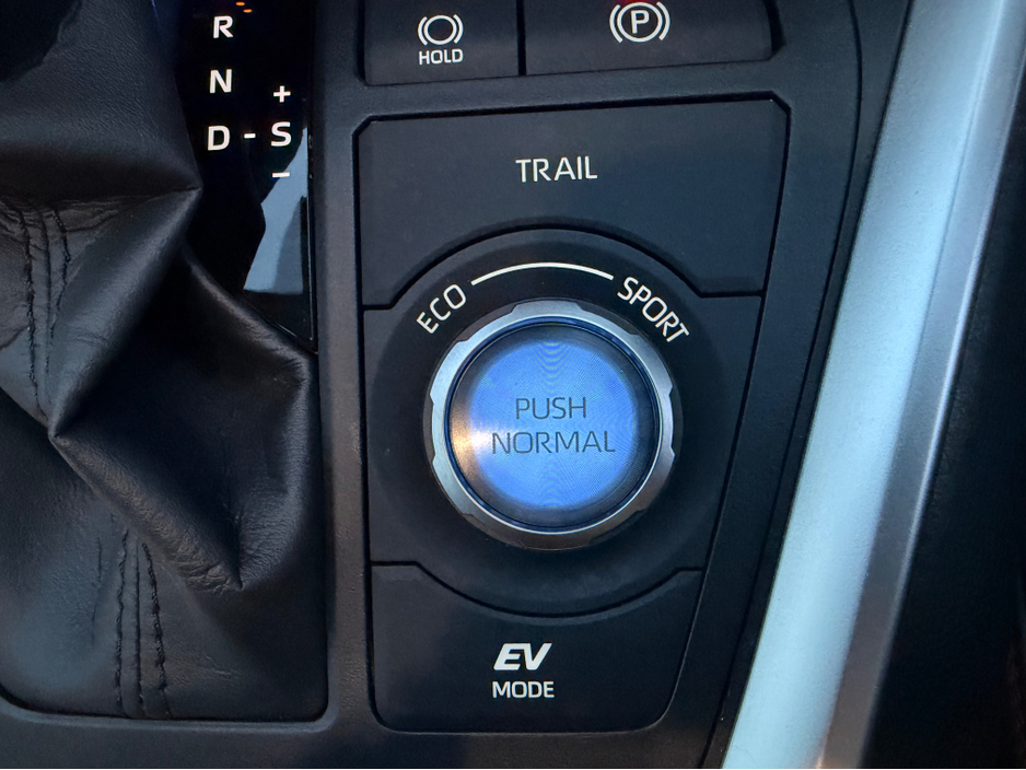 2023 Toyota Rav4 - image 35