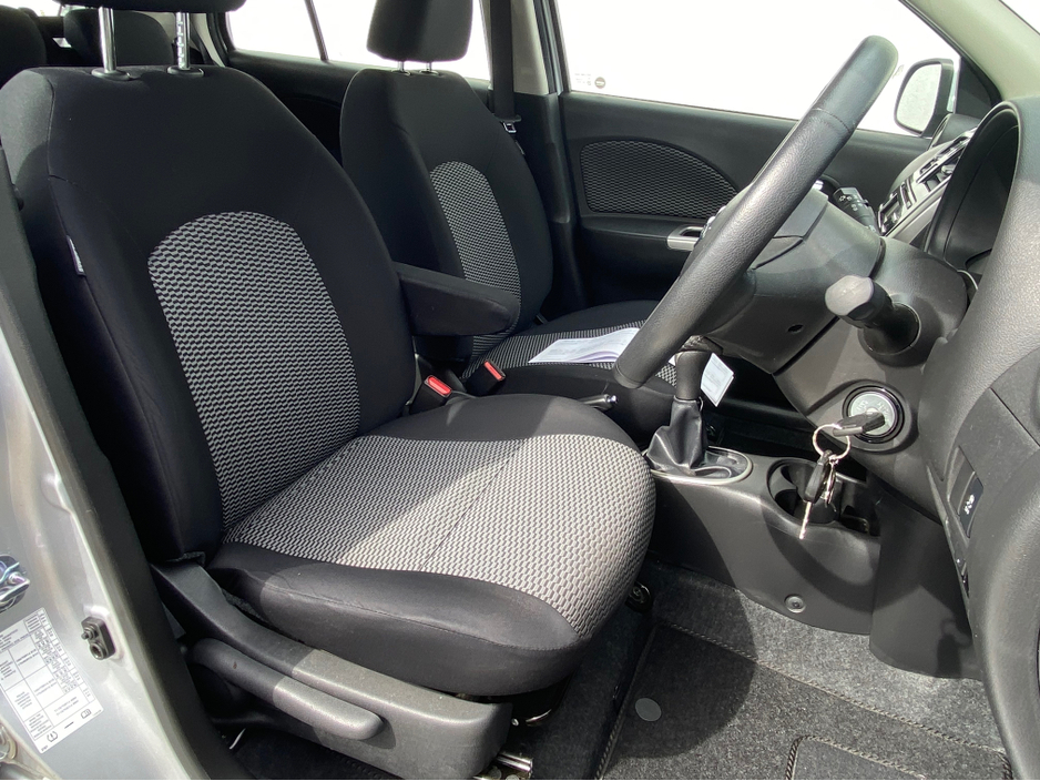 2016 Nissan Micra - image 6