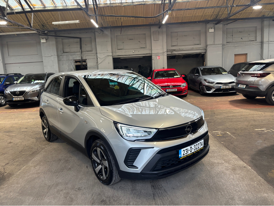 2023 Opel Crossland X - image 11