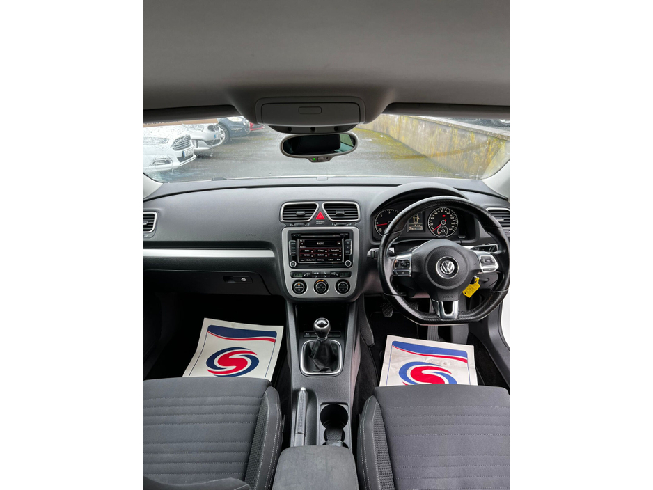 2009 Volkswagen Scirocco - image 9