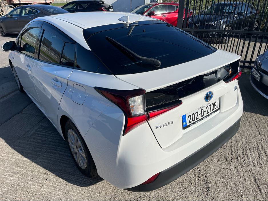 2020 Toyota Prius - image 5