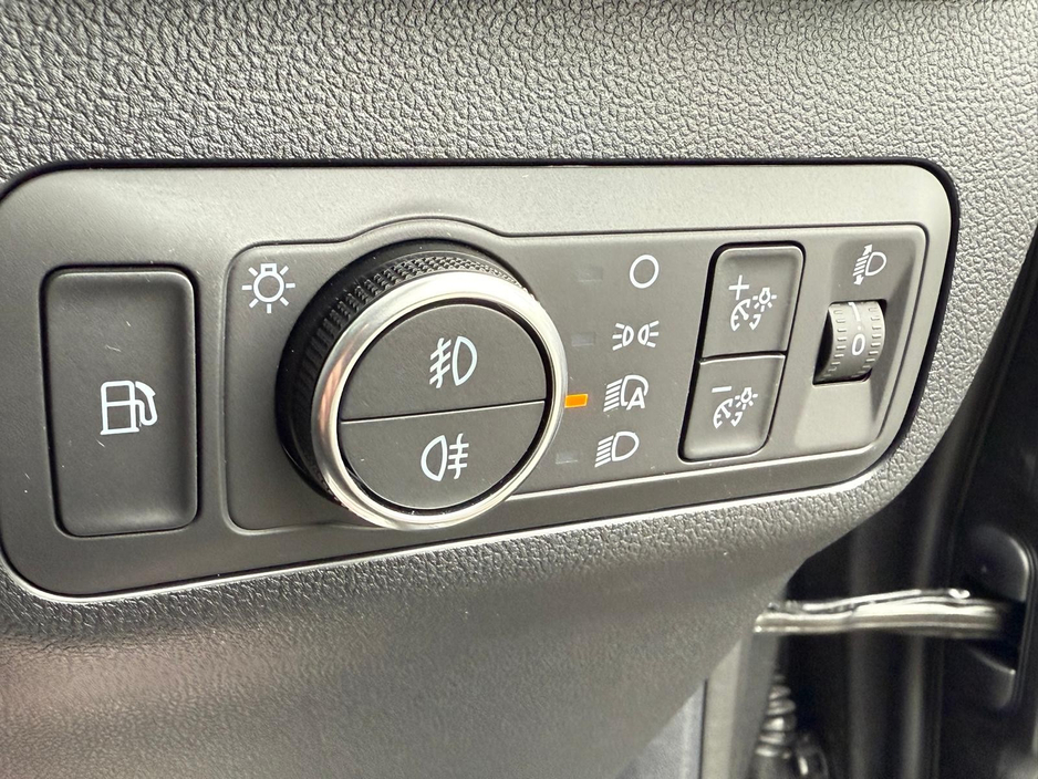 2026 Ford Kuga - image 19