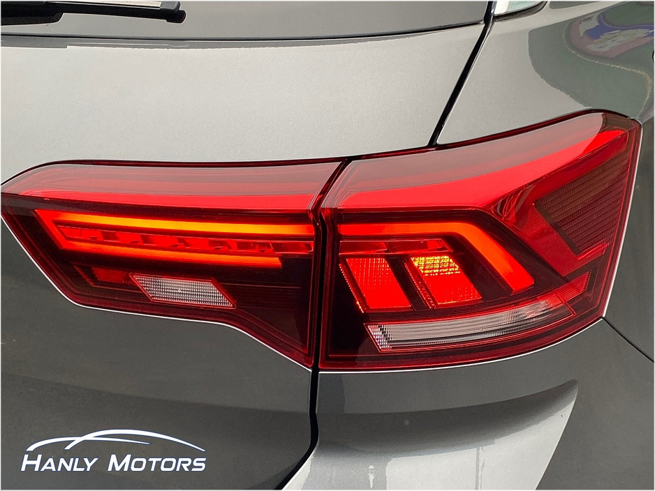 2024 Volkswagen T-Roc - image 23