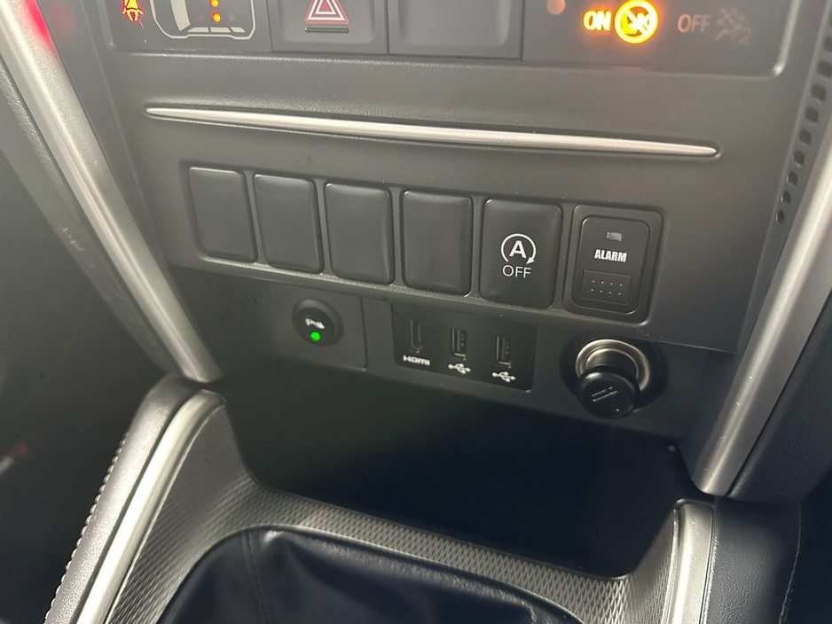 2020 Mitsubishi L200 - image 24