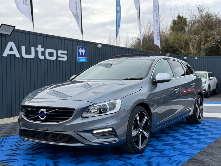 2017 Volvo V60 - image 2