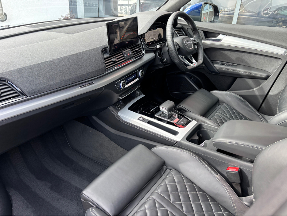 2023 Audi Q5 - image 9