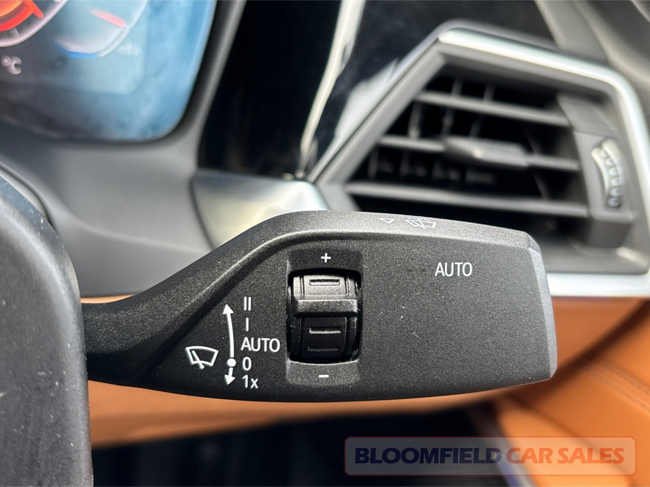 2019 BMW 3 Series - image 29