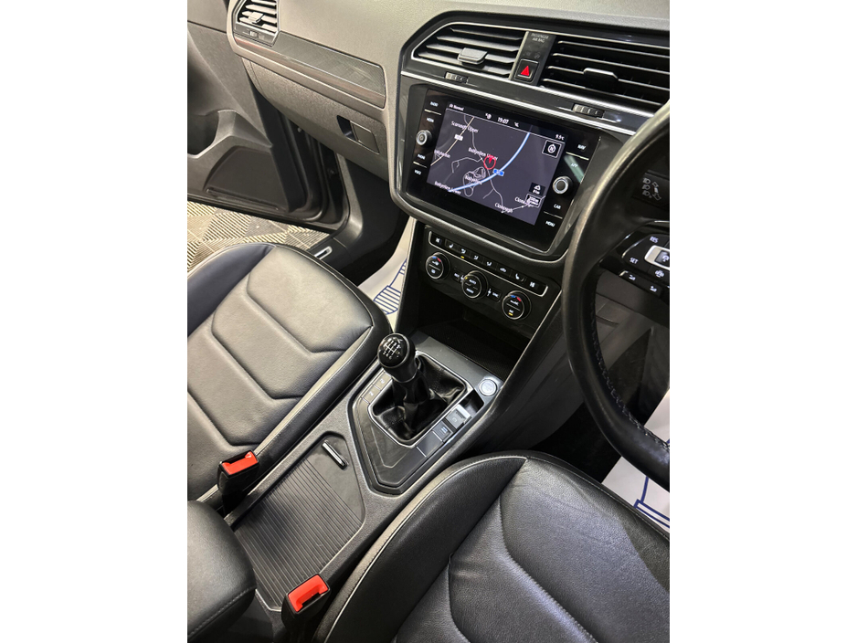 2020 Volkswagen Tiguan - image 10