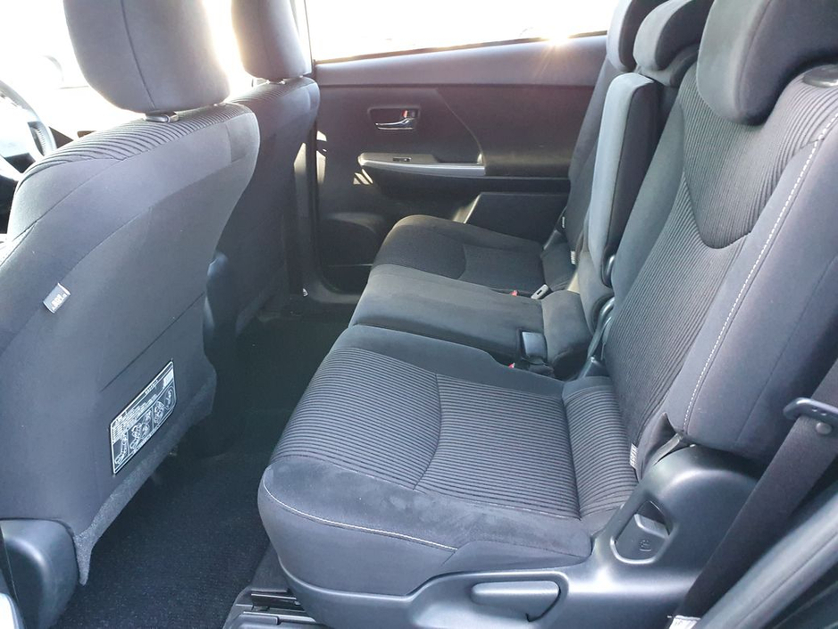 2018 Toyota Prius+ - image 20