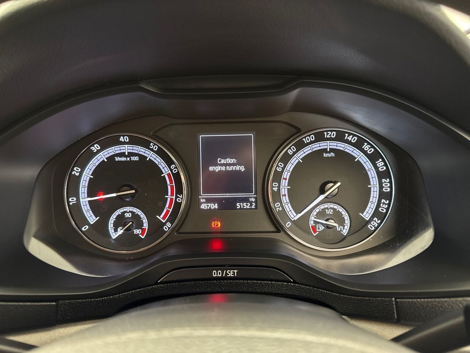 2020 Skoda Karoq - image 20