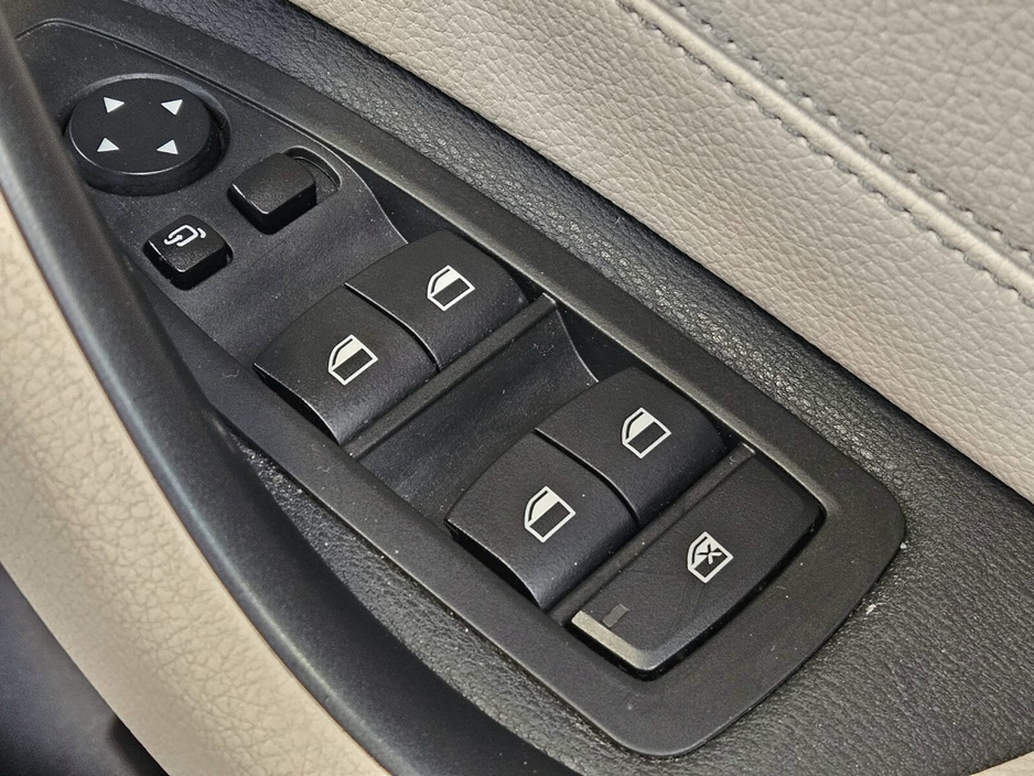 2021 BMW X1 - image 14