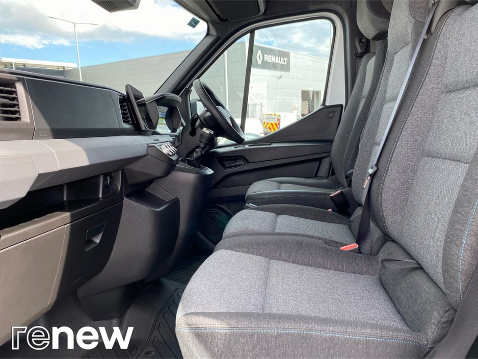 2025 Renault Master FWD LM35 Blue dCi 130 Advance €28,857