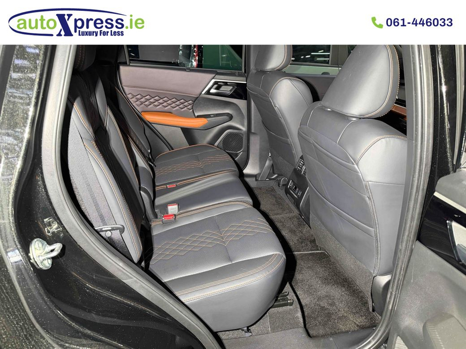 2023 Mitsubishi Outlander - image 12