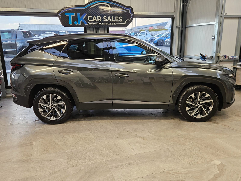 2022 Hyundai Tucson - image 2