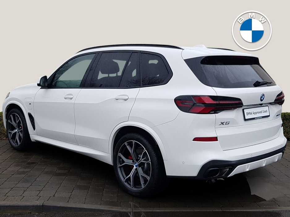 2025 BMW X5 - image 2