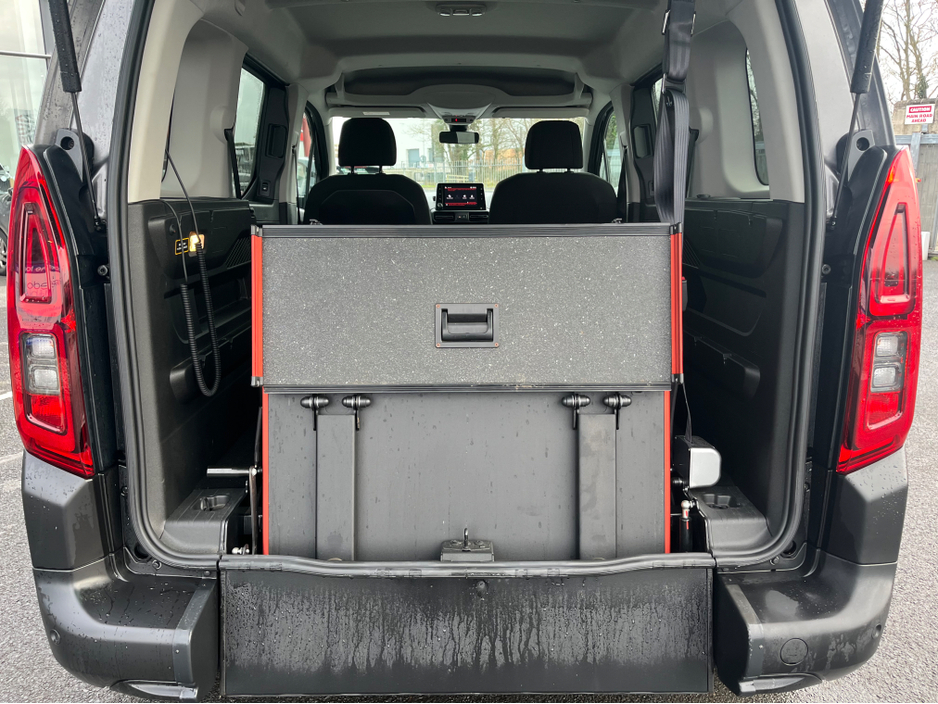 2024 Citroen Berlingo - image 9