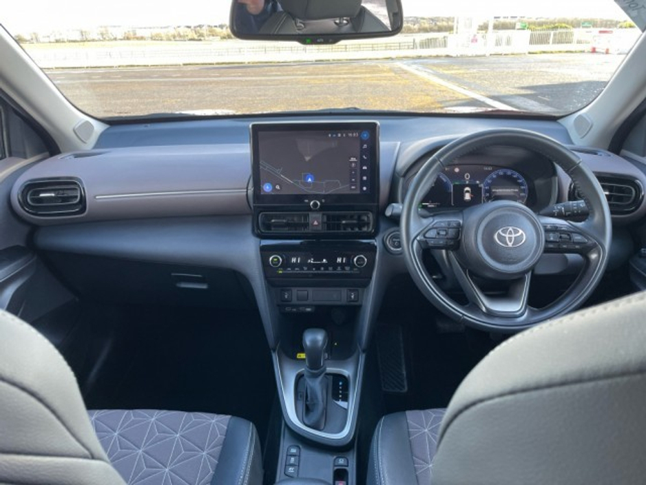 2024 Toyota Yaris Cross - image 8