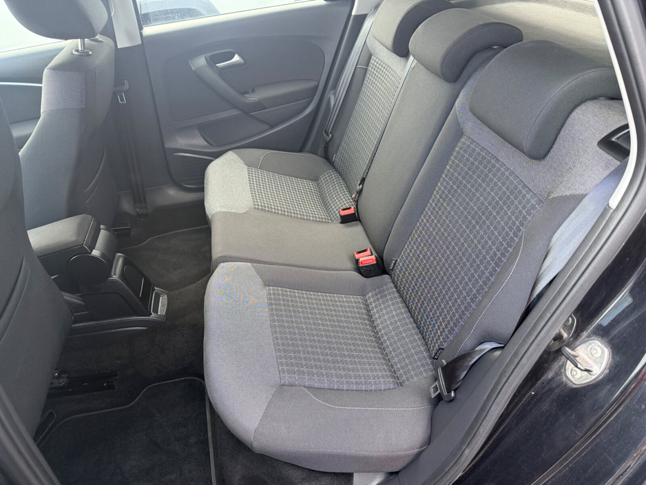 2016 Volkswagen Polo - image 24