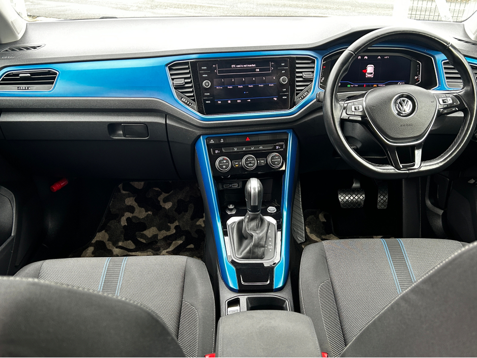 2020 Volkswagen T-Roc - image 4