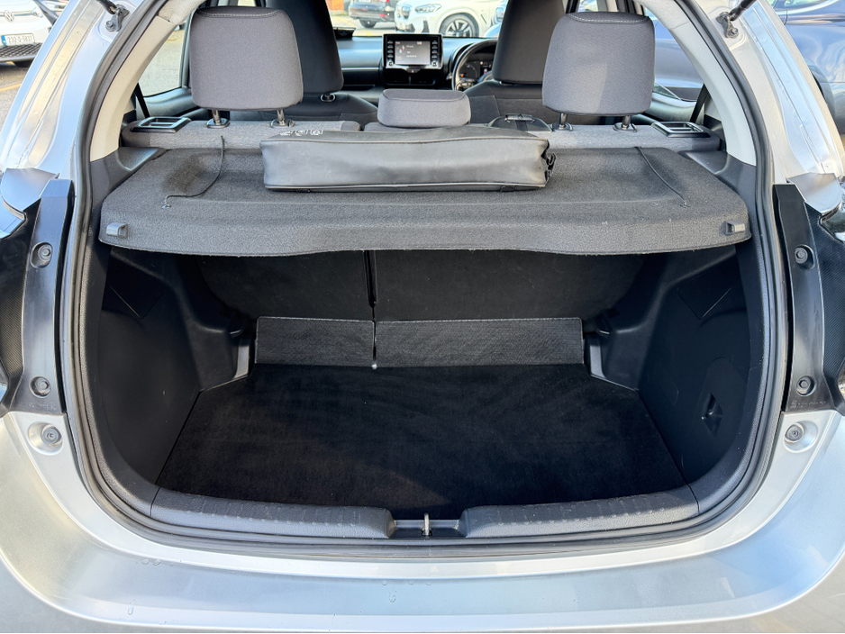 2023 Toyota Yaris - image 21