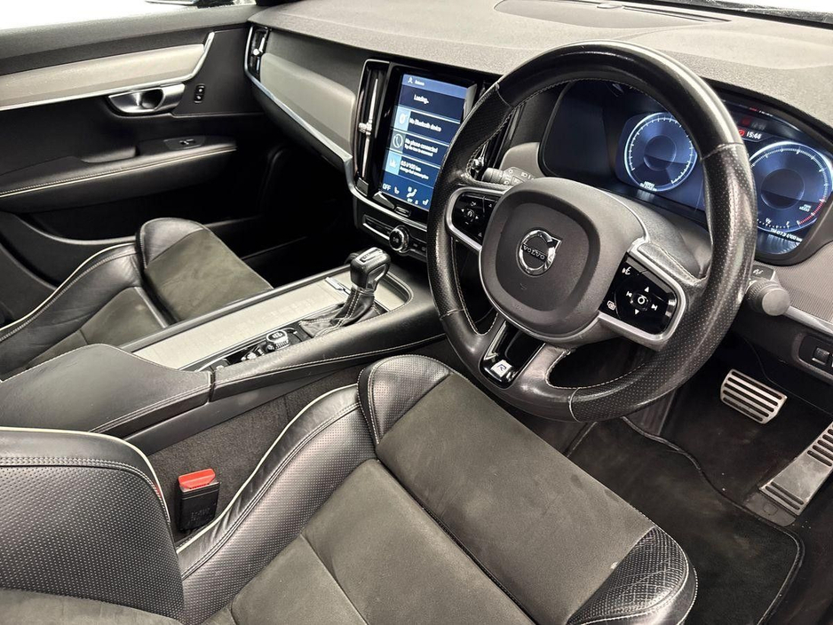 2018 Volvo S90 - image 6