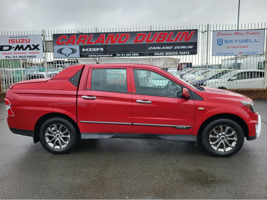 2015 Ssangyong Korando - image 2