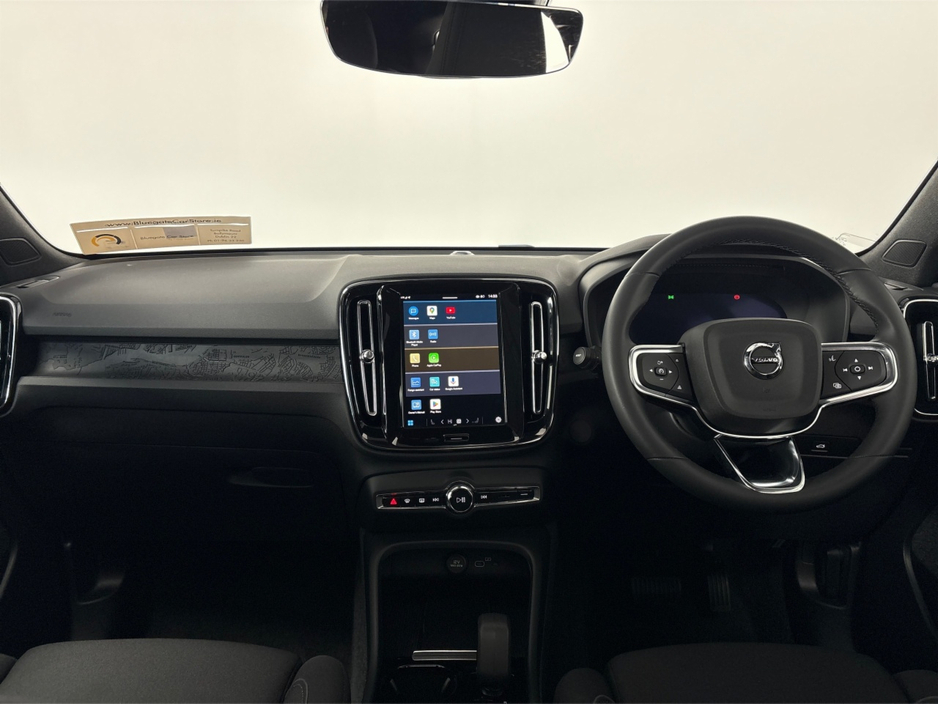 2024 Volvo C40 - image 14