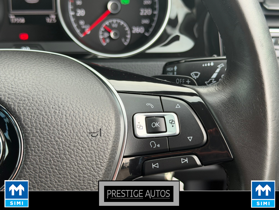 2014 Volkswagen Golf - image 17