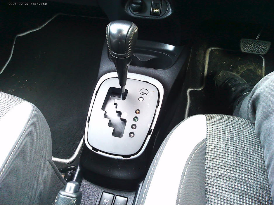 2019 Toyota Yaris - image 10