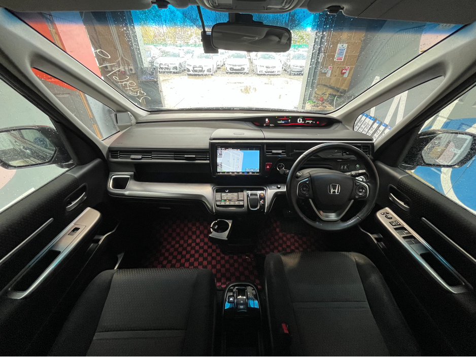 2019 Honda Stepwagon - image 15