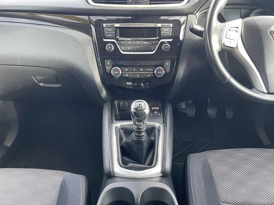 2015 Nissan Qashqai - image 10