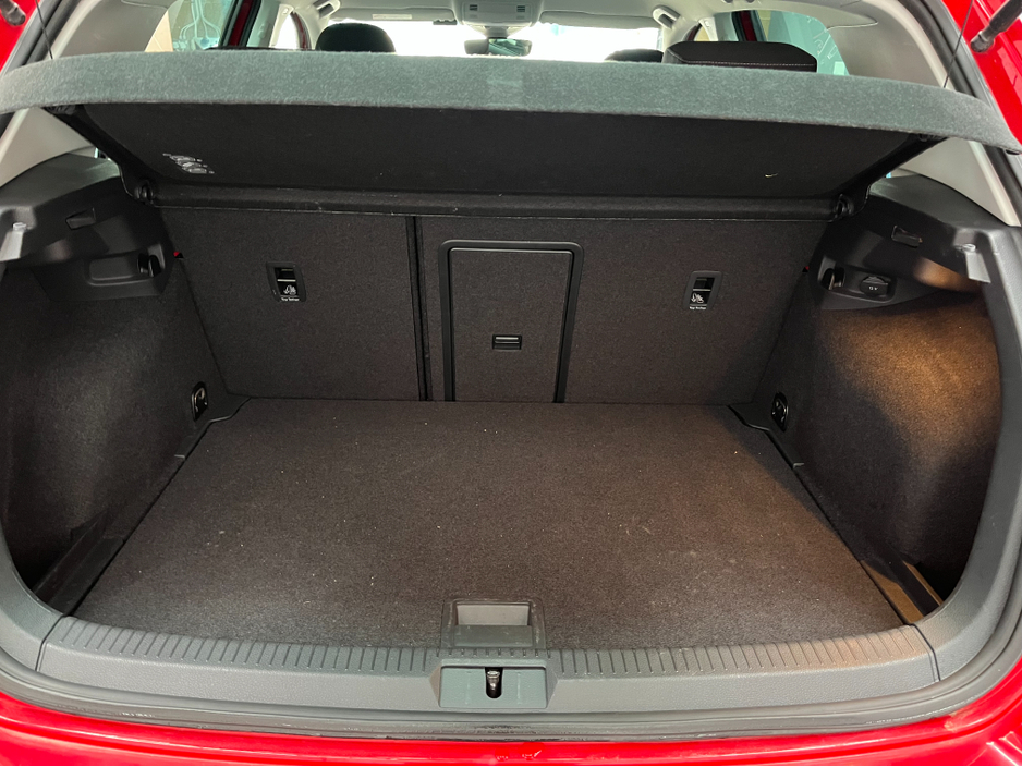 2017 Volkswagen Golf - image 3