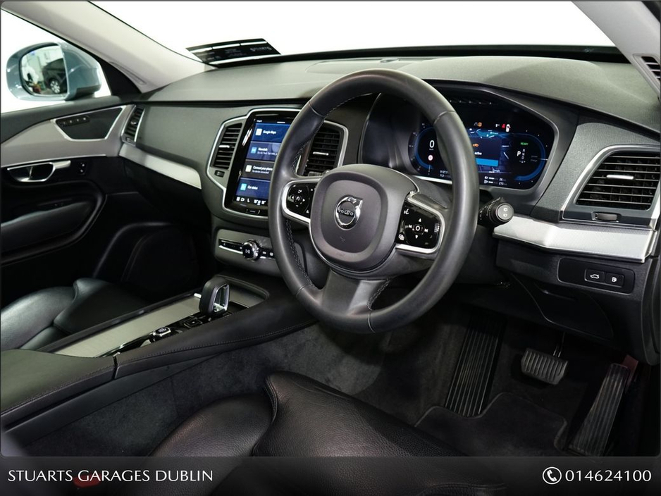 2023 Volvo XC90 - image 23