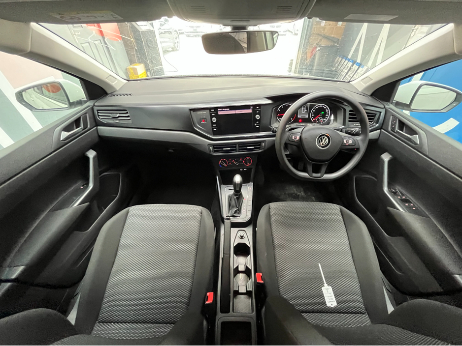 2021 Volkswagen Polo - image 12