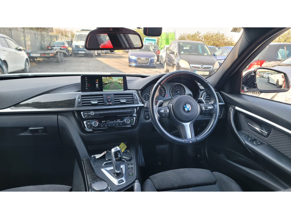 2018 BMW 3 Series - image 16