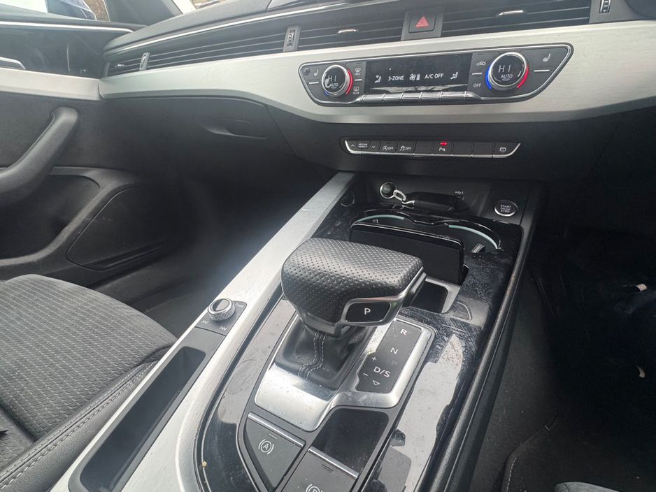 2022 Audi A4 - image 7