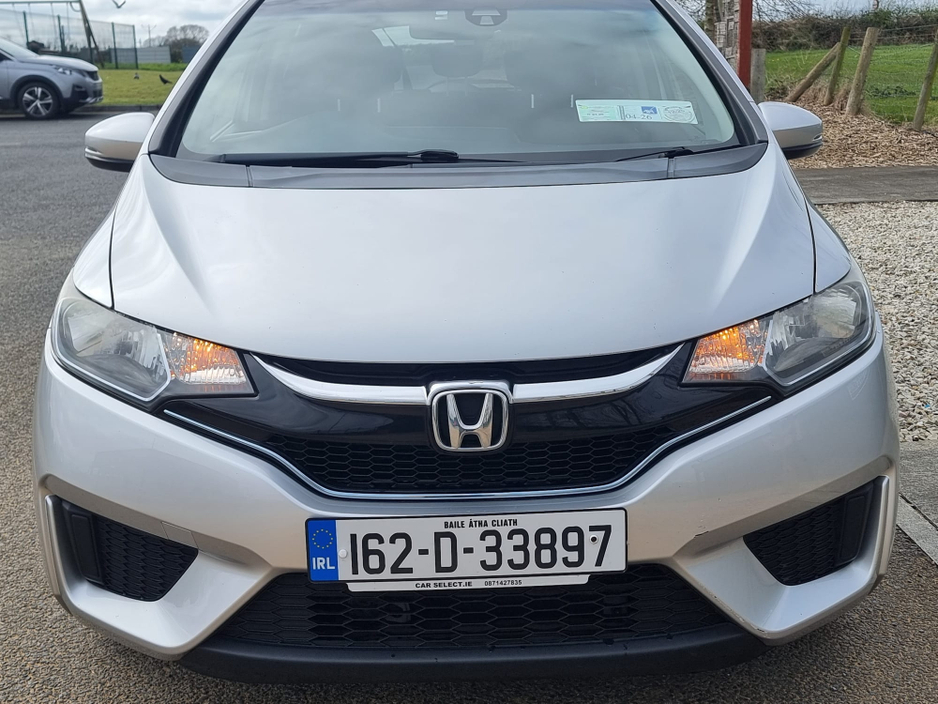 2016 Honda Fit - image 6