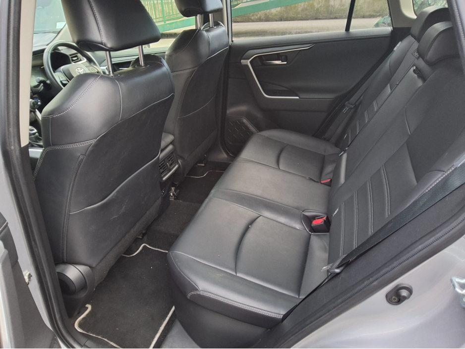 2021 Toyota Rav4 - image 11