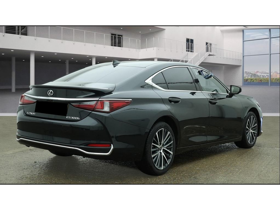 2023 Lexus ES 300 H - image 7