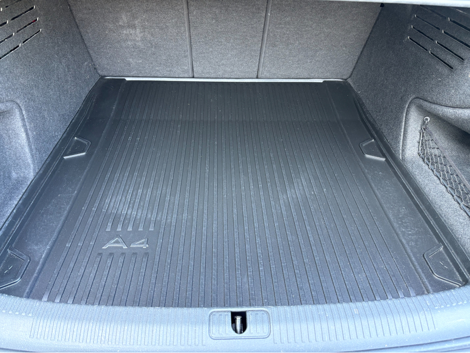 2018 Audi A4 - image 12